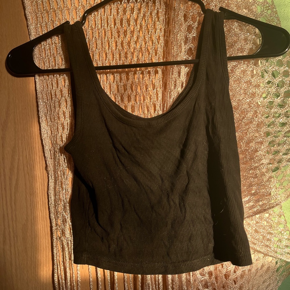 SHEIN Black Ribbed Crop Top